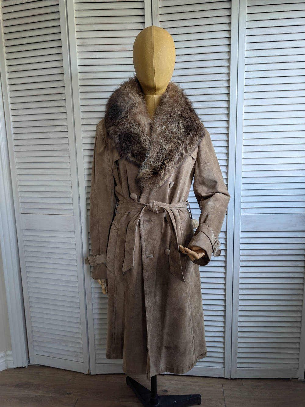 Elegant vintage taupe suede trench coat with a luxurious fur collar.